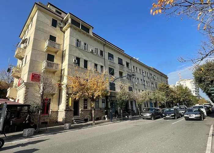 Loris Lejlighed Tirana